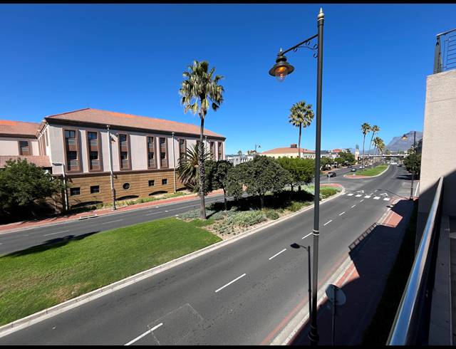 877M² OFFICE TO LET IN CENTURY CITY
